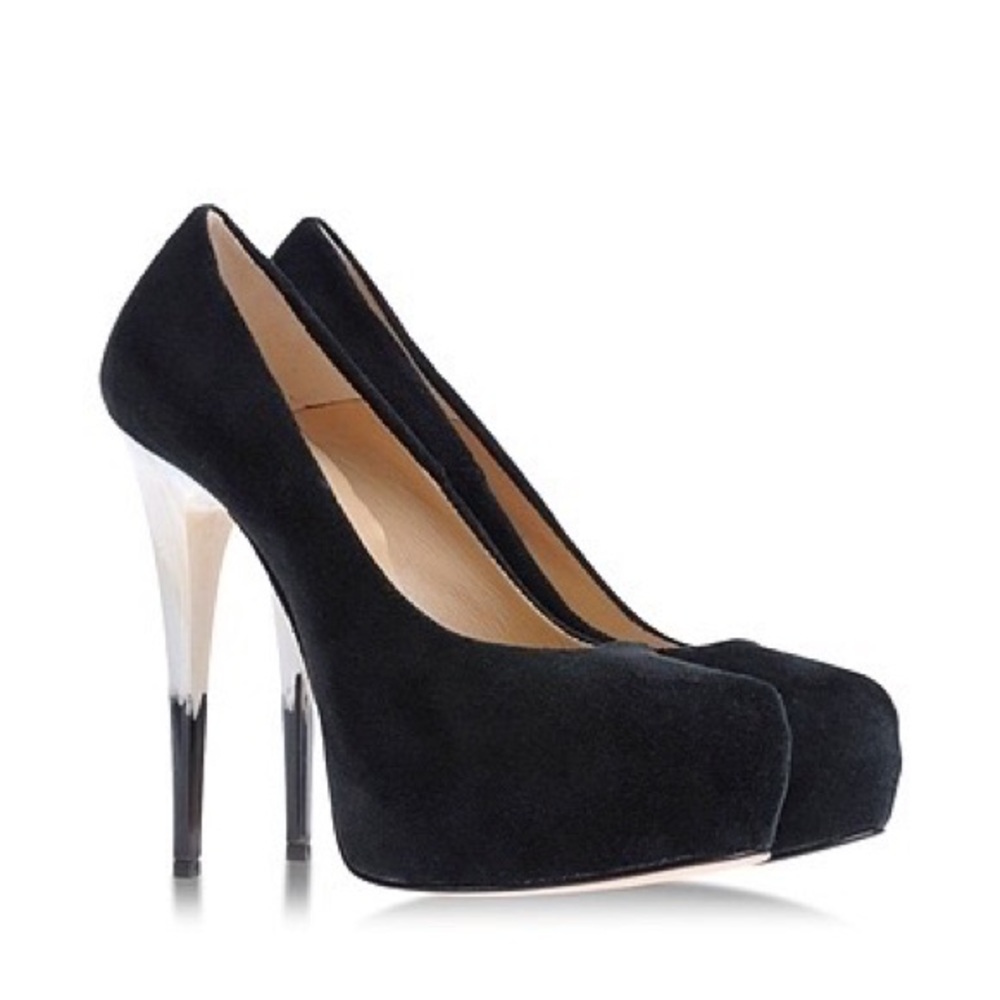 Chiara Ferragni suede pumps